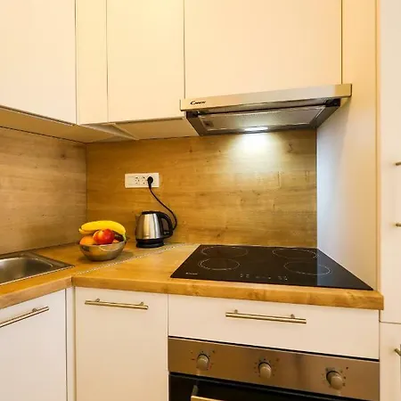 Andri 4 Apartment