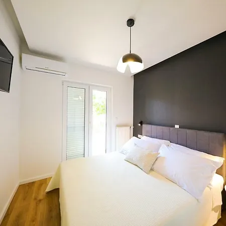 Andri 4 Apartment